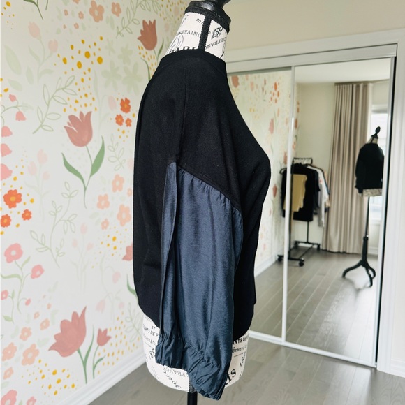 Club Monaco puff sleeve top- size Large - Picture 2 of 5